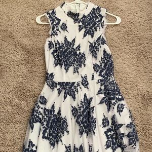 Flower collar dress